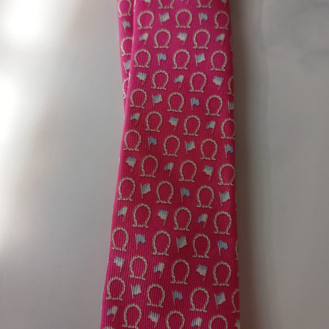 페라가모 실크 핑크 간치니&깃발 넥타이 8.7cm A~B등급 A18832 상품이미지7