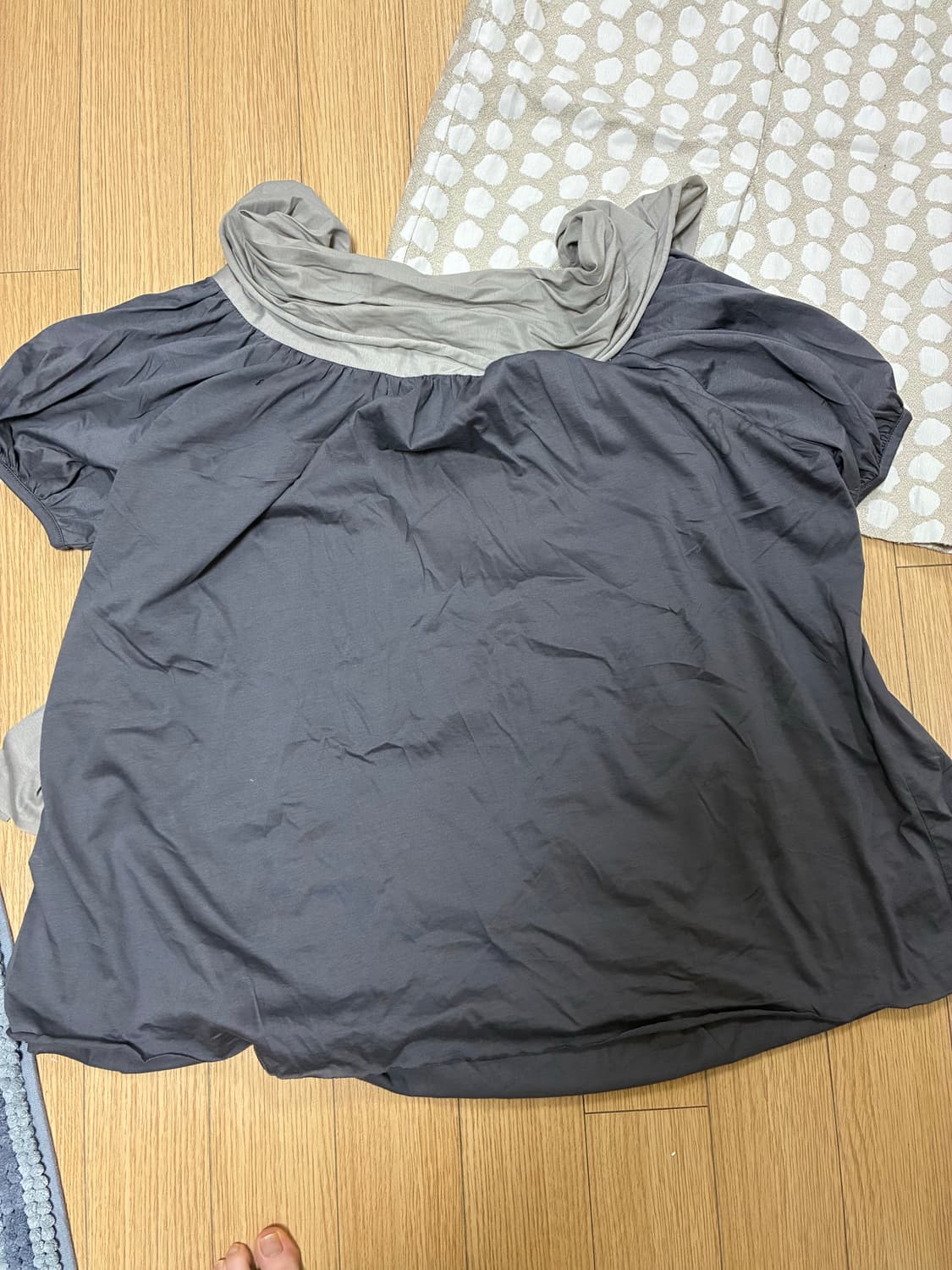 amorshaee back ribbon top grey 상품이미지3