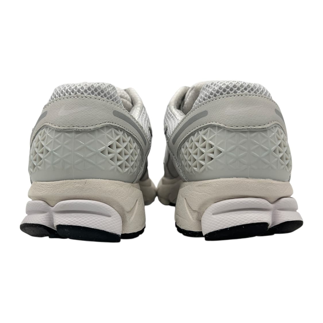 270 나이키 줌 보메로5 바스트 그레이 상품이미지5