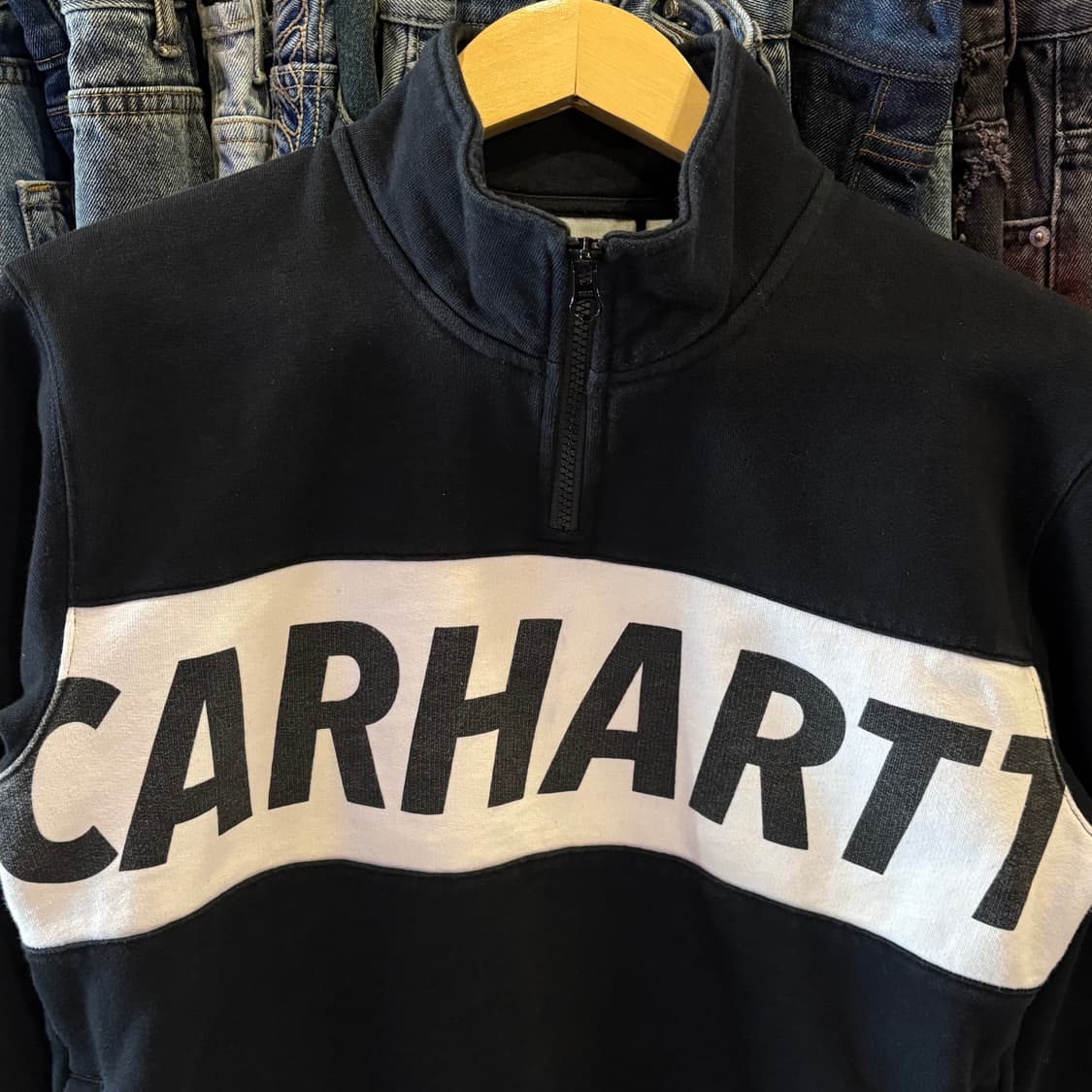 칼하트 wip 빅로고 레트로 스포츠 히프집업 스웻셔츠 상품이미지3