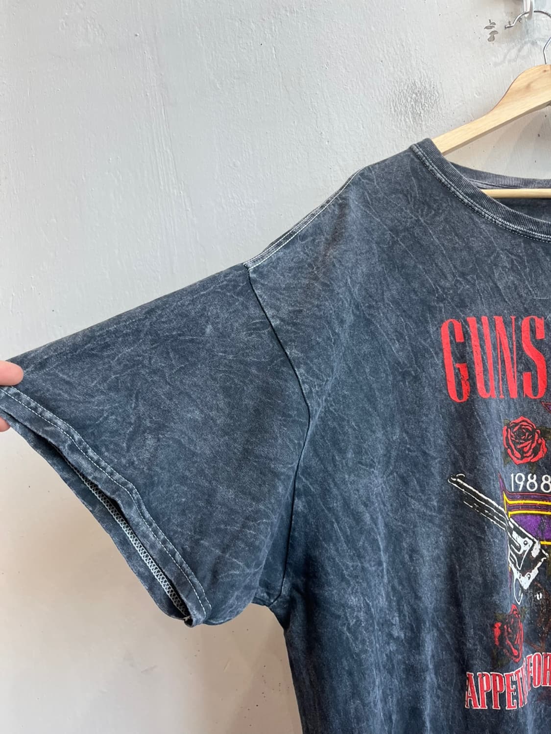 건즈 앤 로지스 1988 투어 반팔 티셔츠  상품이미지3