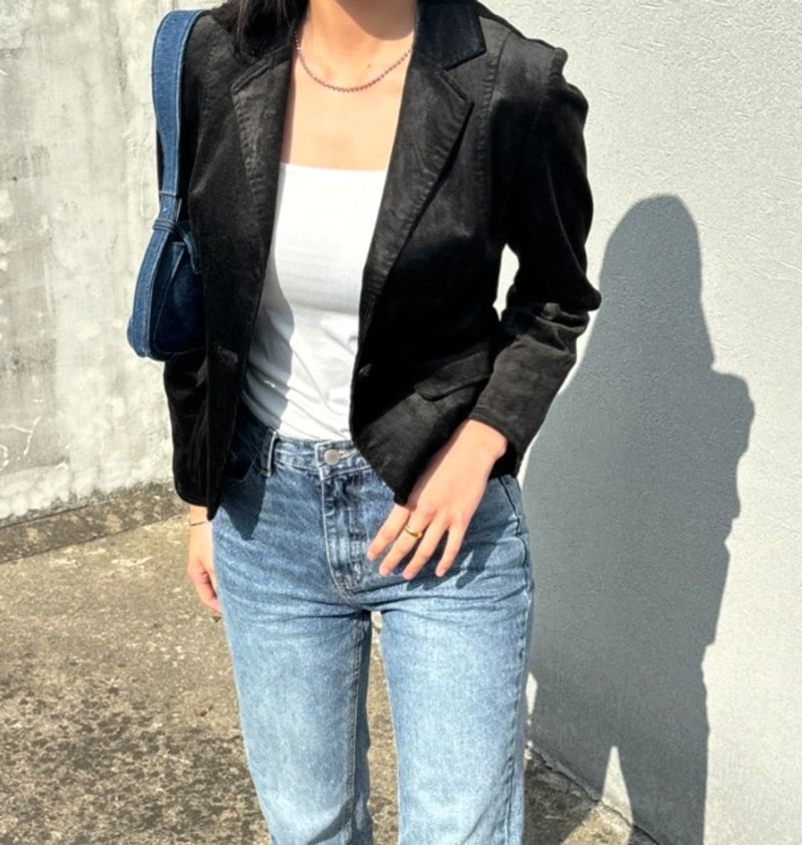 블랙 벨벳 텍스처 크롭 테일러드 자켓  상품이미지2