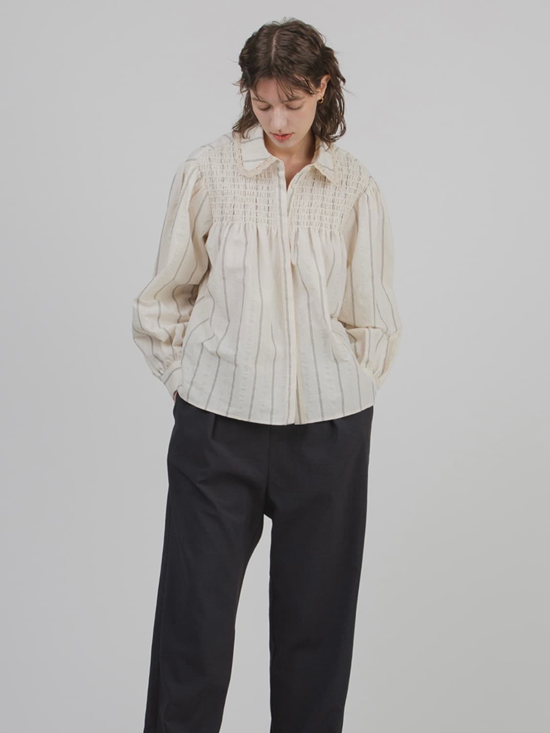 뮤제드 셔츠 블라우스 Soleil Smocked Shirt - Seers 상품이미지5