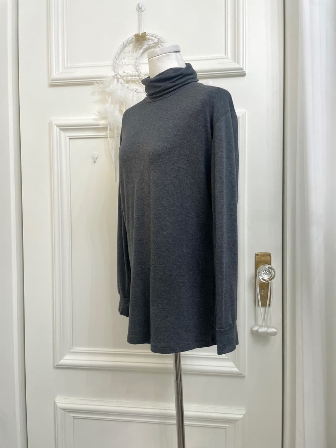 gray off-shoulder wool half sweater&char 상품이미지9