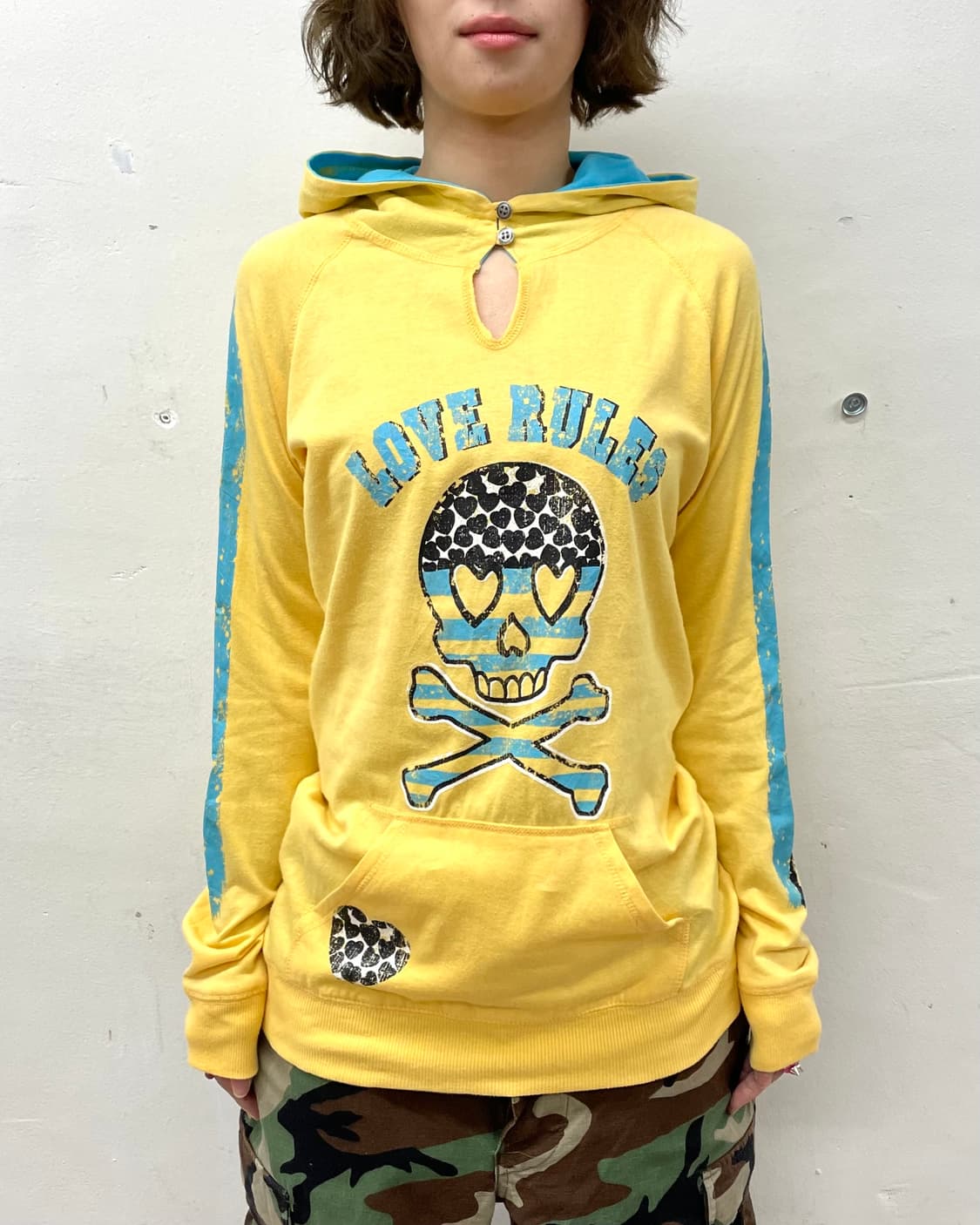 Skull heart, wings, yellow hoodie 상품이미지2