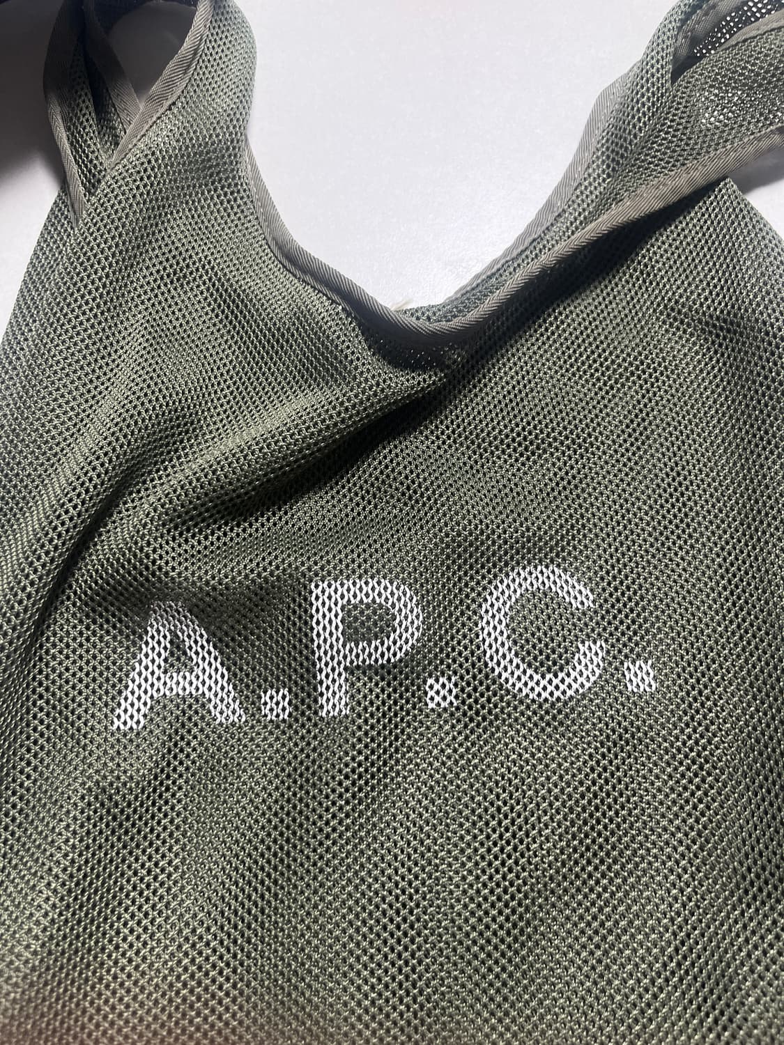 아페쎄 매쉬 토트백 카키 상품이미지1