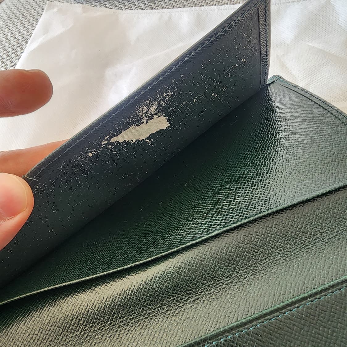 외부 미사용 루이비통 타이가 포트발레르 다크그린 카드6장 장지갑 상품이미지9