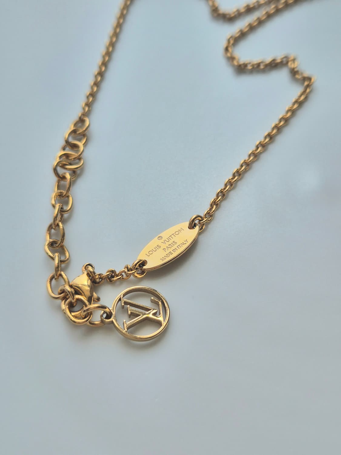 [새상품급/풀구성] 루이비통 에센셜 V 목걸이 골드 상품이미지4