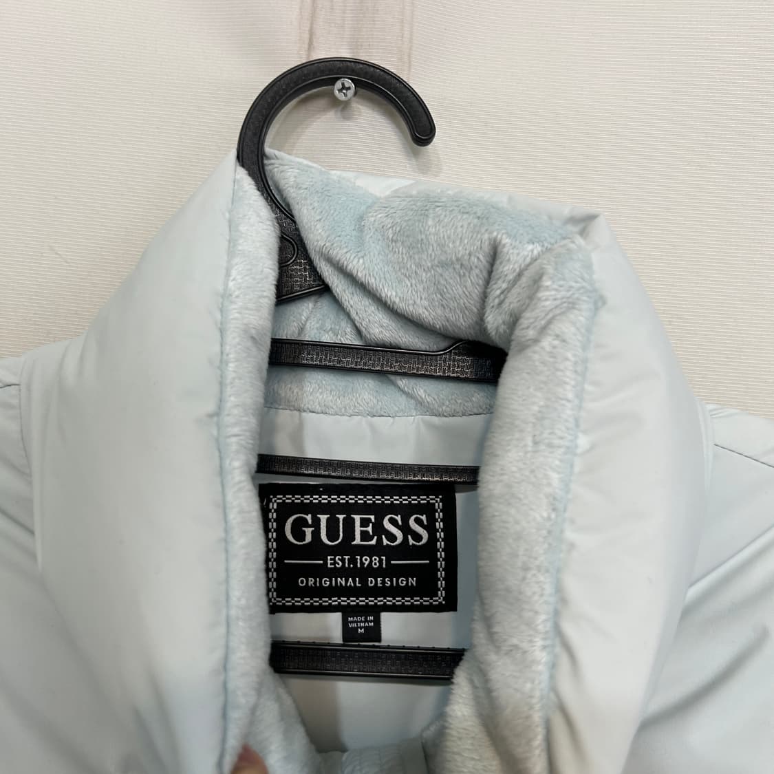 게스 2023 덕다운 패딩 푸퍼 95 남녀공용 상품이미지2