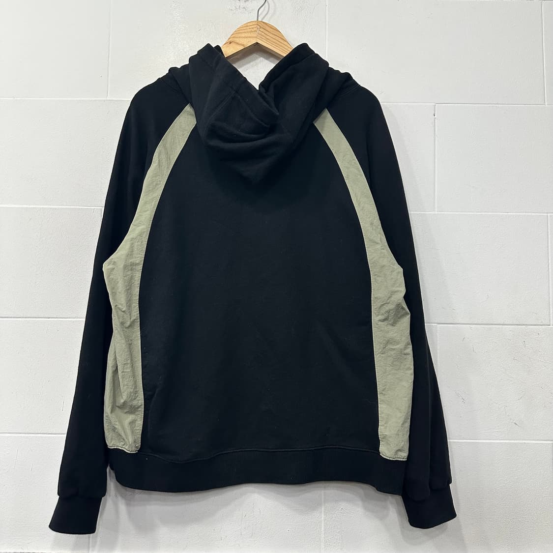 꼼파뇨 후드티 상품이미지5