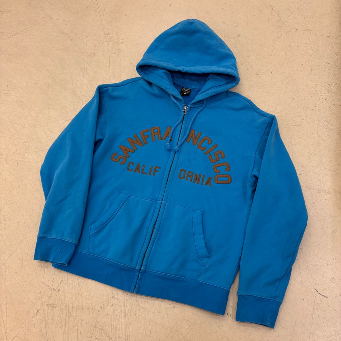 후아유 샌프란시스코 빅로고 후드집업 상품이미지1