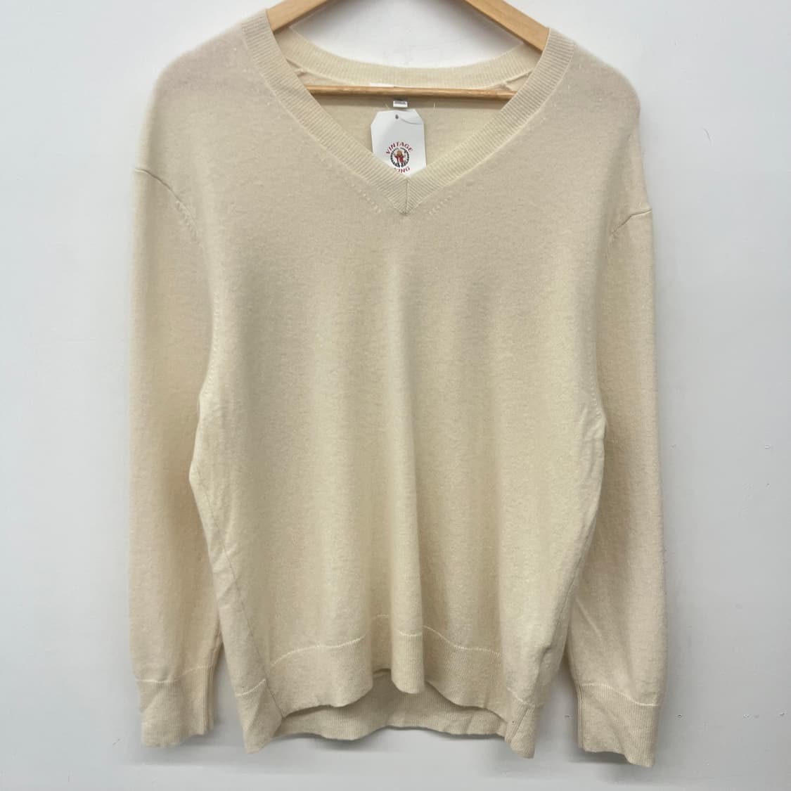 유니클로 아이보리 브이넥 니트 스웨터 여/XXL 상품이미지2