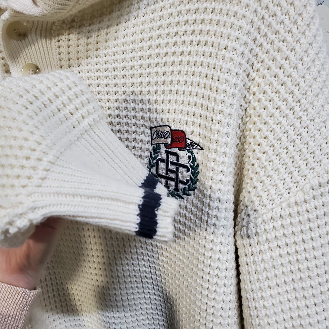 로맨틱크라운 버튼 니트 후드티  상품이미지4