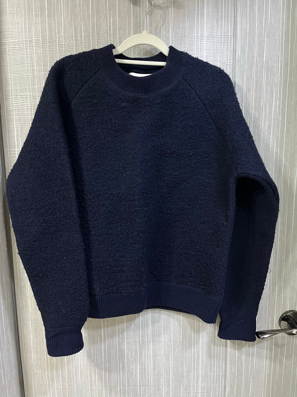 아웨레가시 네이비 울 니트 스웨터 상품이미지1