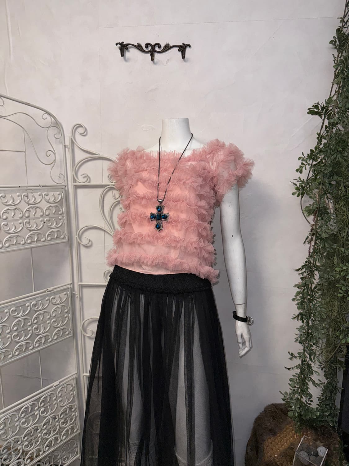 Baby pink mesh ruffle off shoulder bl 상품이미지1