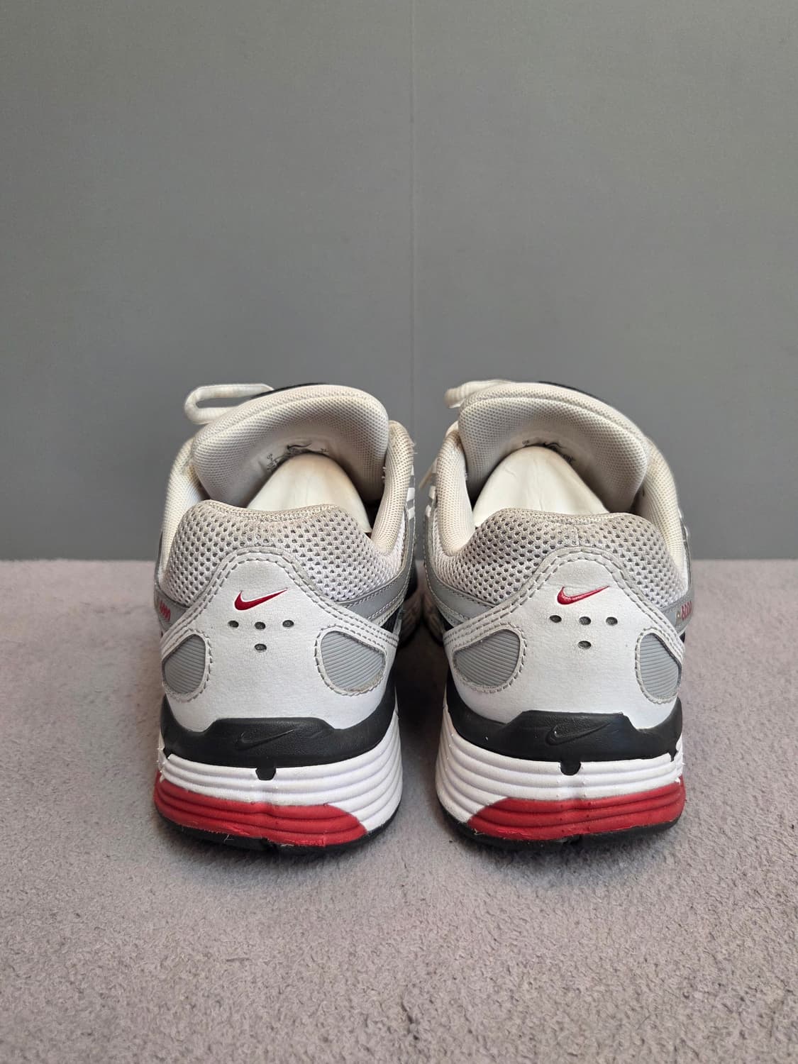 (250) 나이키 P-6000 메탈릭실버 바시티 레드 운동화
 상품이미지4