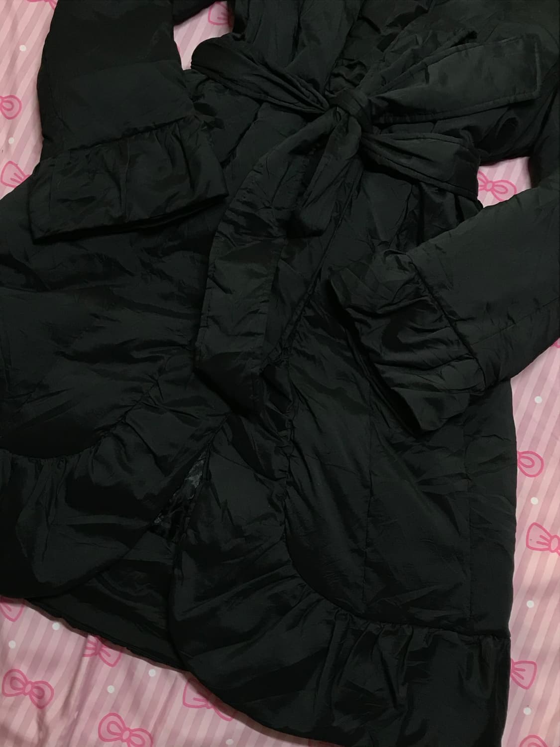 블랙 프릴 패딩 오네갸루아우터 상품이미지2