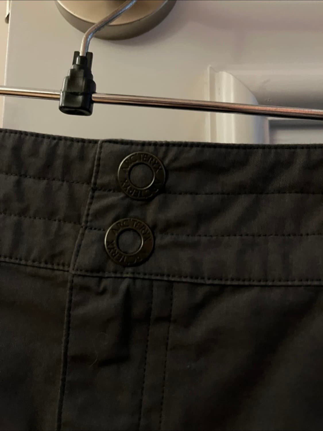 아크테릭스 카고스커트 차콜 새상품 상품이미지2