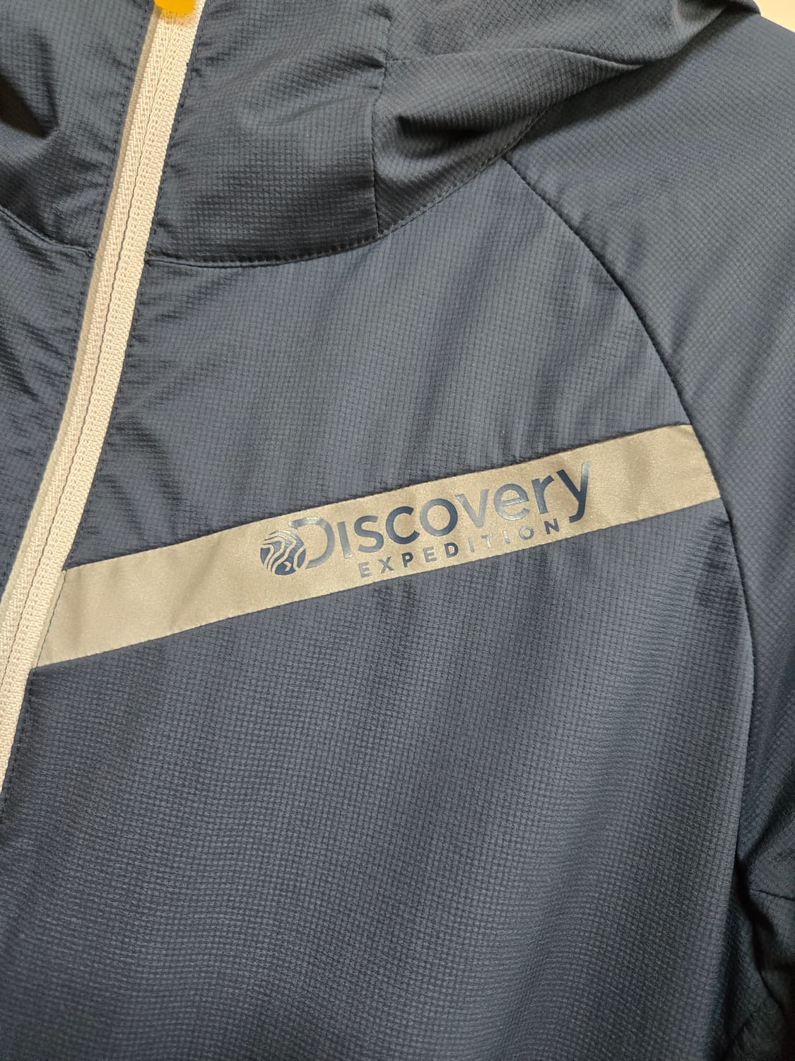 디스커버리 남성 홀겹 바람막이 점퍼(100사이즈) 상품이미지2