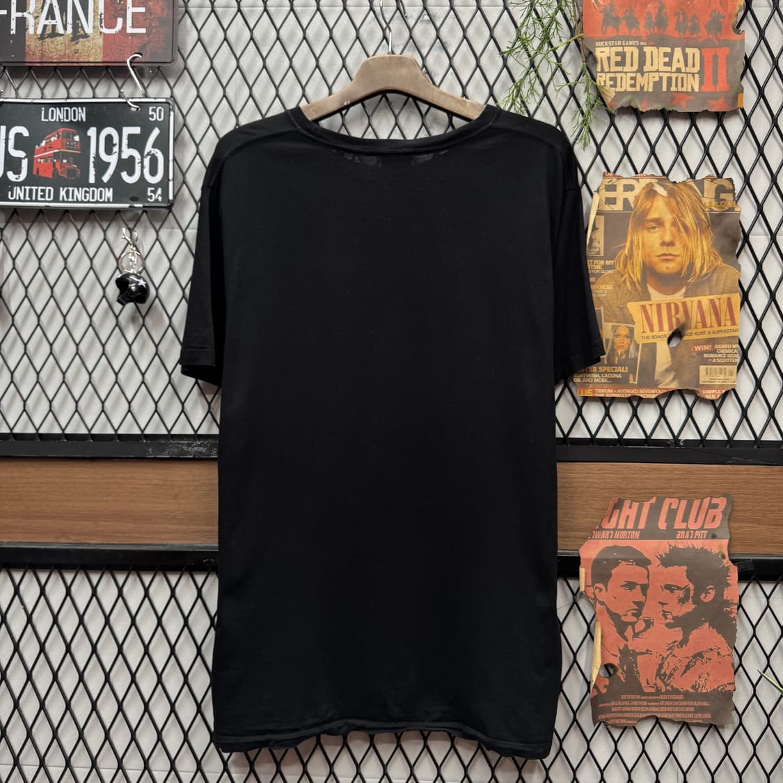 디젤 반팔 티셔츠 전면 레인보우 스트라이프 패턴 포인트 블랙 상품이미지2