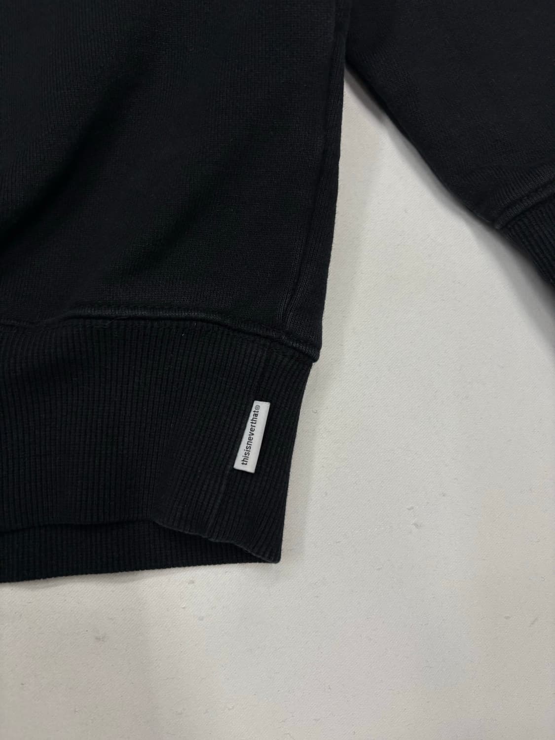 디스이즈네버댓 미들로고 맨투맨   Size:  L  55 60 62 cm 상품이미지3