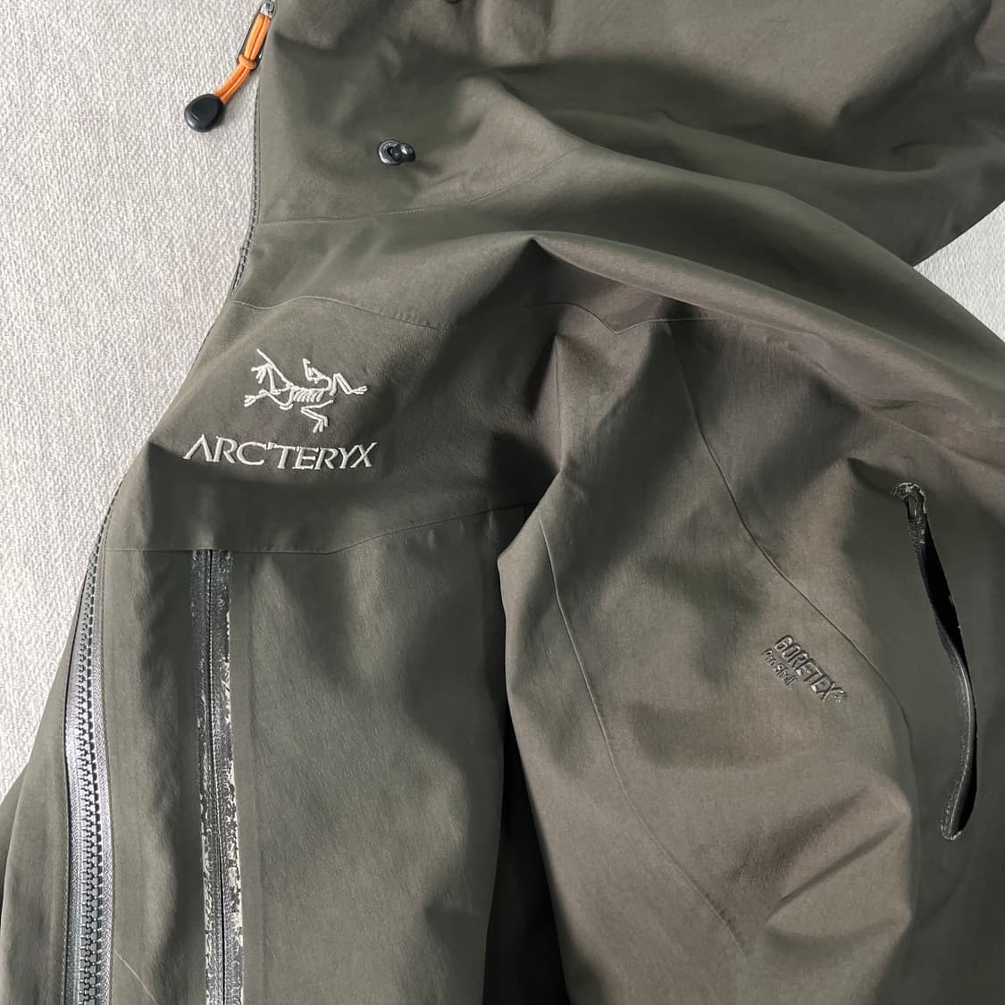 100 아크테릭스 구형 알파 SV 카키 바람막이 자켓 상품이미지3