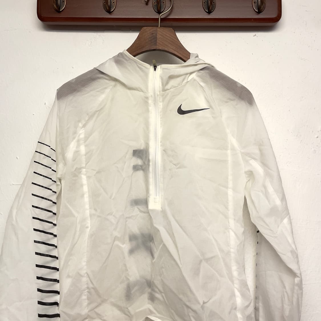 나이키 (우먼) 러닝 패커블 경량 아노락 자켓 상품이미지3