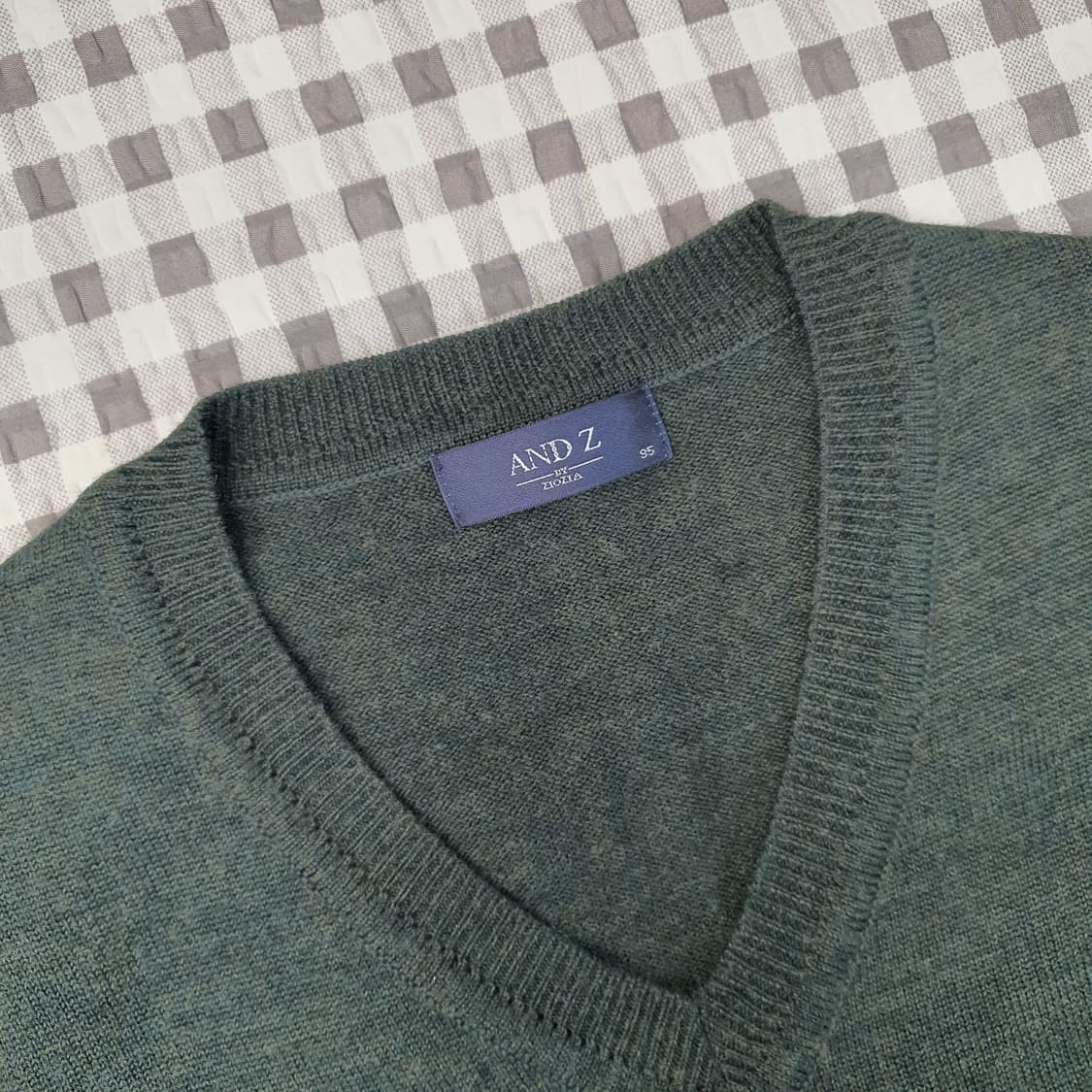 앤드지 얇은 브이넥 니트 남자95 상품이미지2