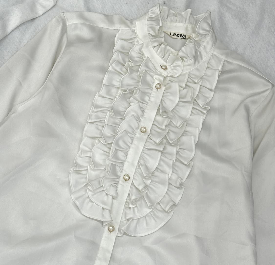 LEMONA 화이트 실크 세틴 프릴 블라우스 고스로리 지뢰계 양산형 상품이미지4