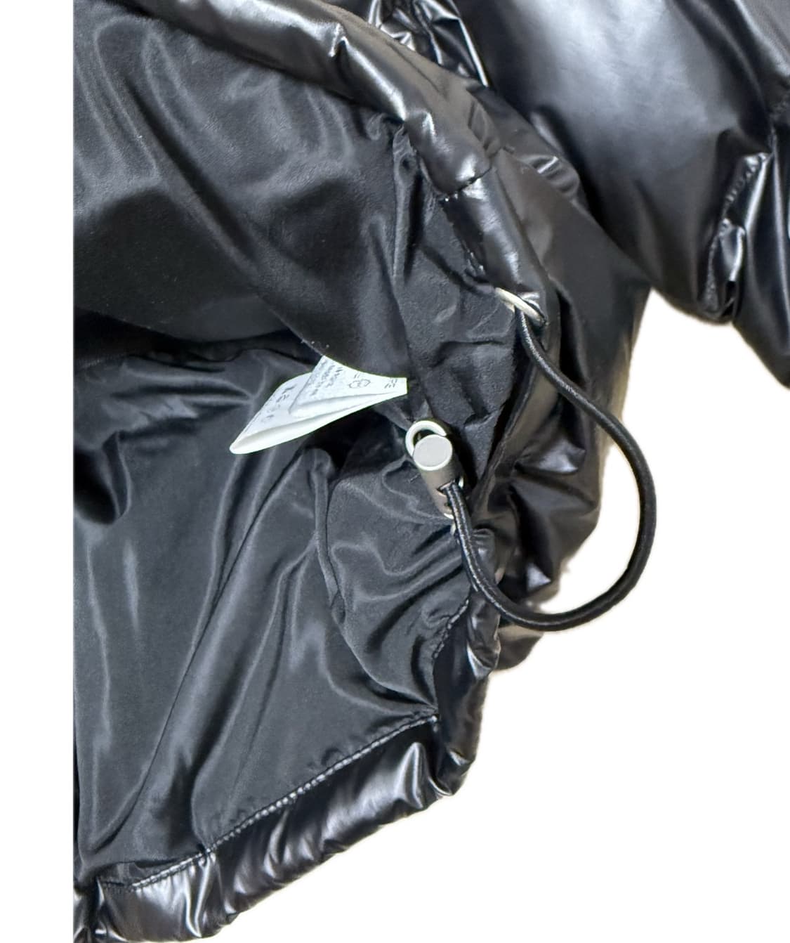 라퍼지아우어 우먼 유광 크롭 오버핏 푸퍼 다운 숏 패딩 블랙 상품이미지4