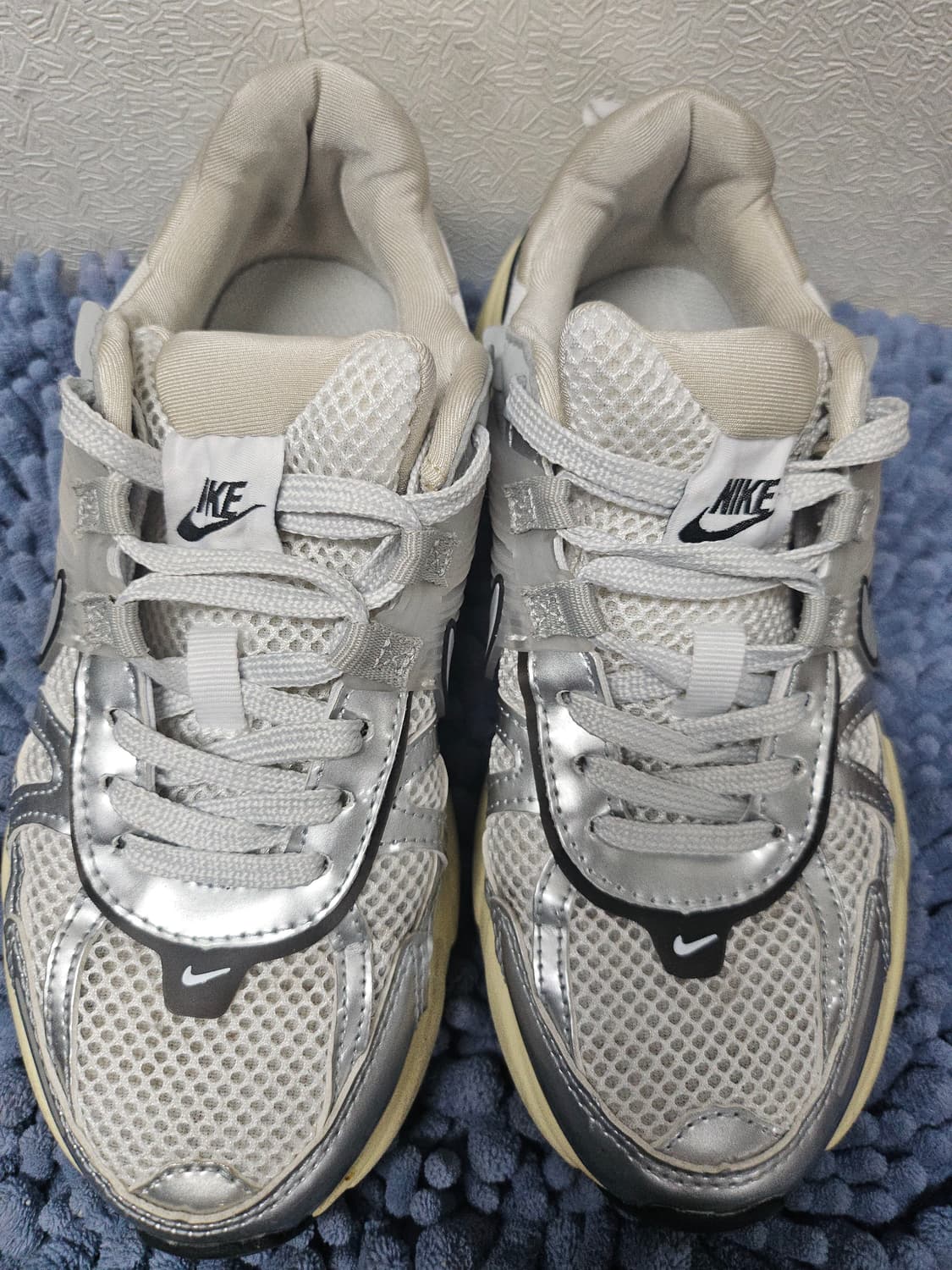 나이키 V2K 런 퓨어 플래티넘 라이트 아이언 오어 235 상품이미지4