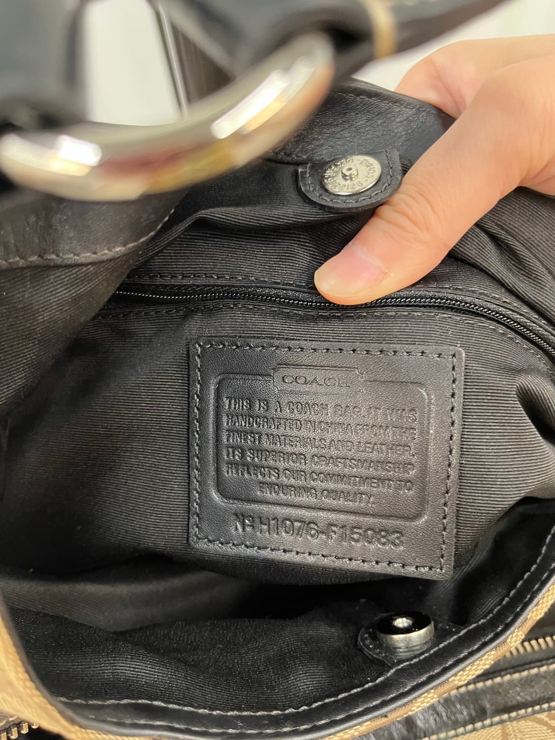 Coach beige big hobo bag 상품이미지9