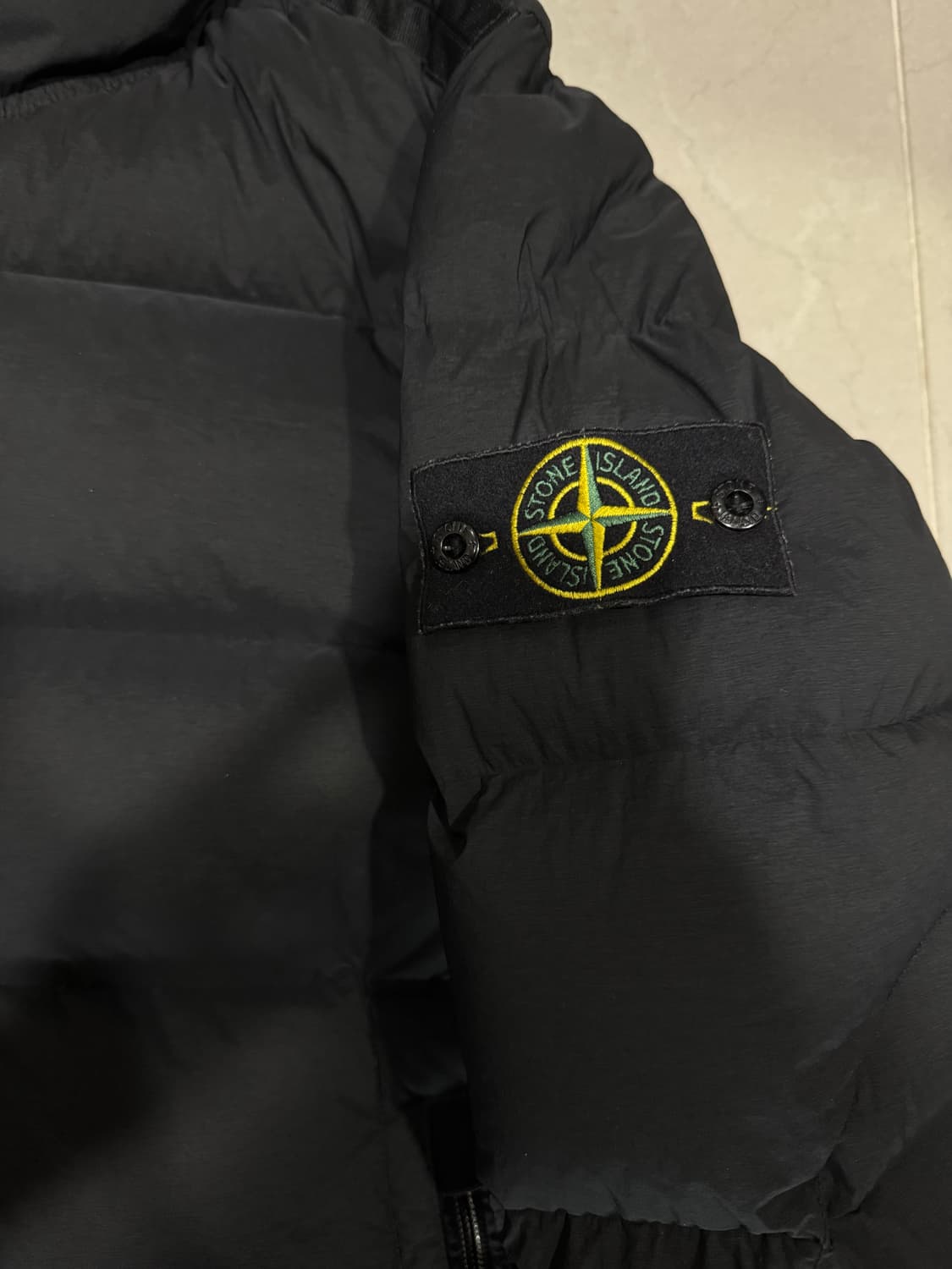 스톤아일랜드 심리스 패딩 L 상품이미지2
