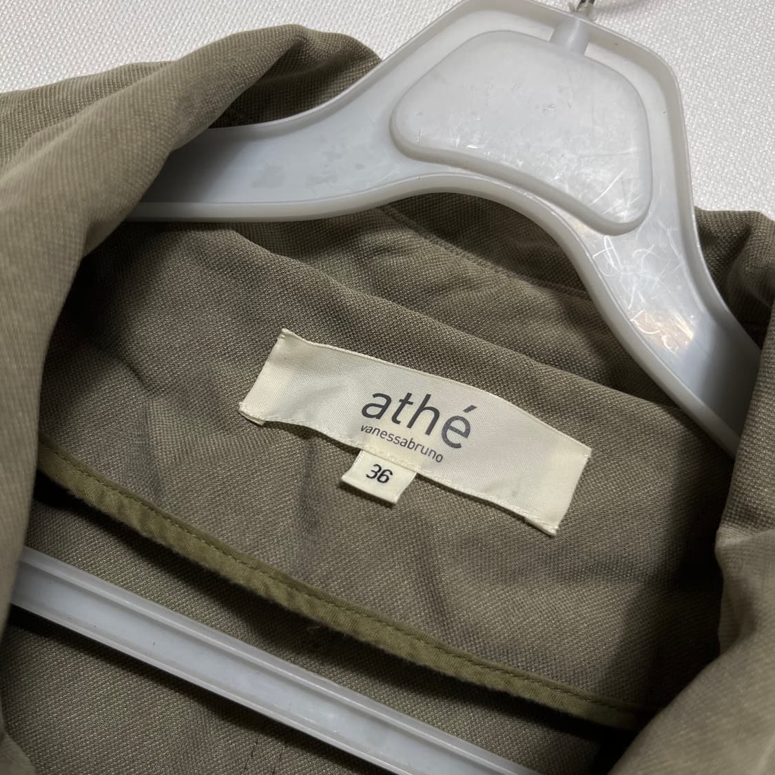 athe 아떼 바네사브루노 카키색 트렌치코트 36 상품이미지2