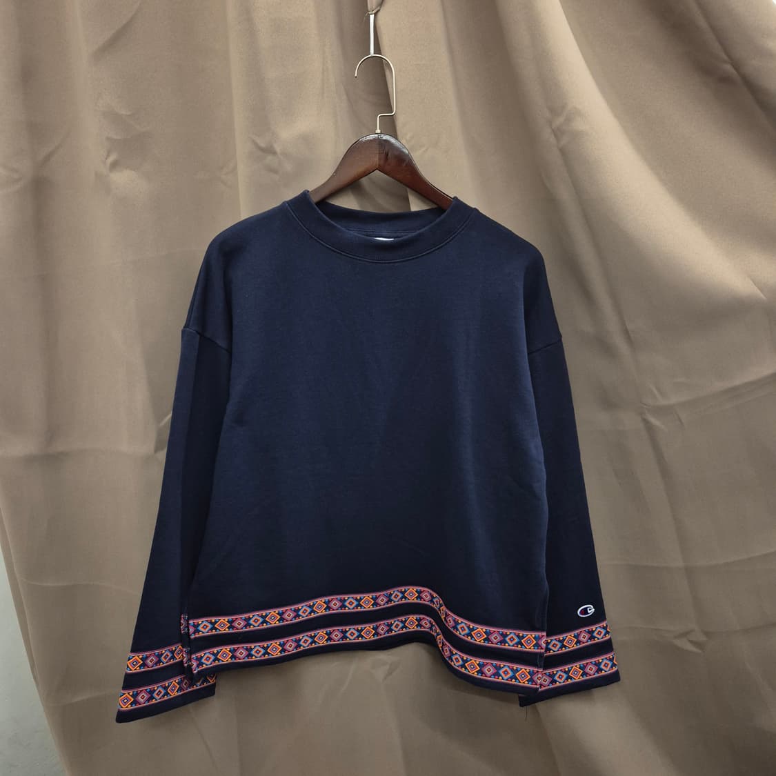 챔피온 네이비 기하학 패턴 맨투맨 L 상품이미지1
