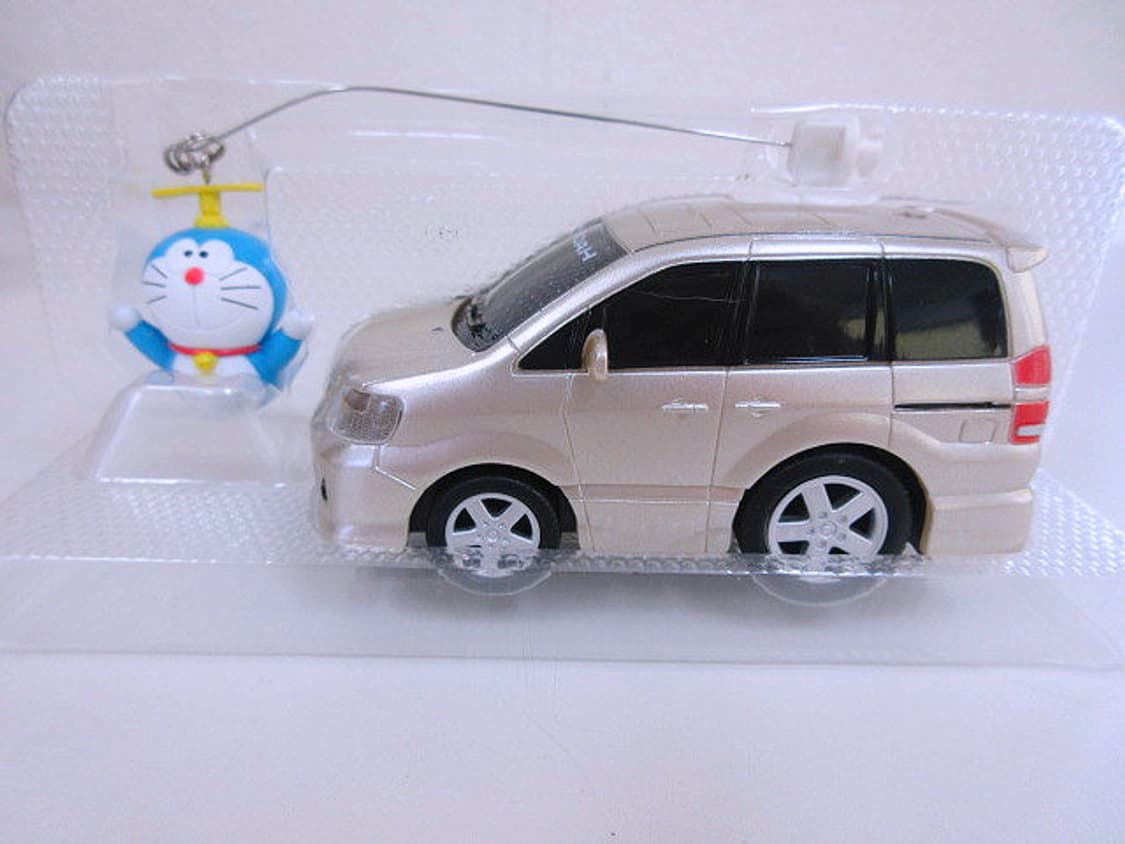 일본 도요타 흔들흔들 흔들리는 도라에몽 풀백카 미니 자동차 모형 토요타( 상품이미지2