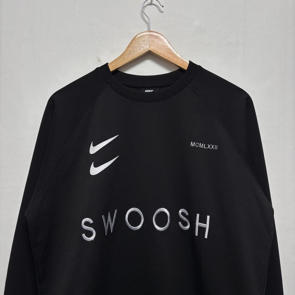 나이키 더블스우시 블랙 맨투맨 상품이미지3