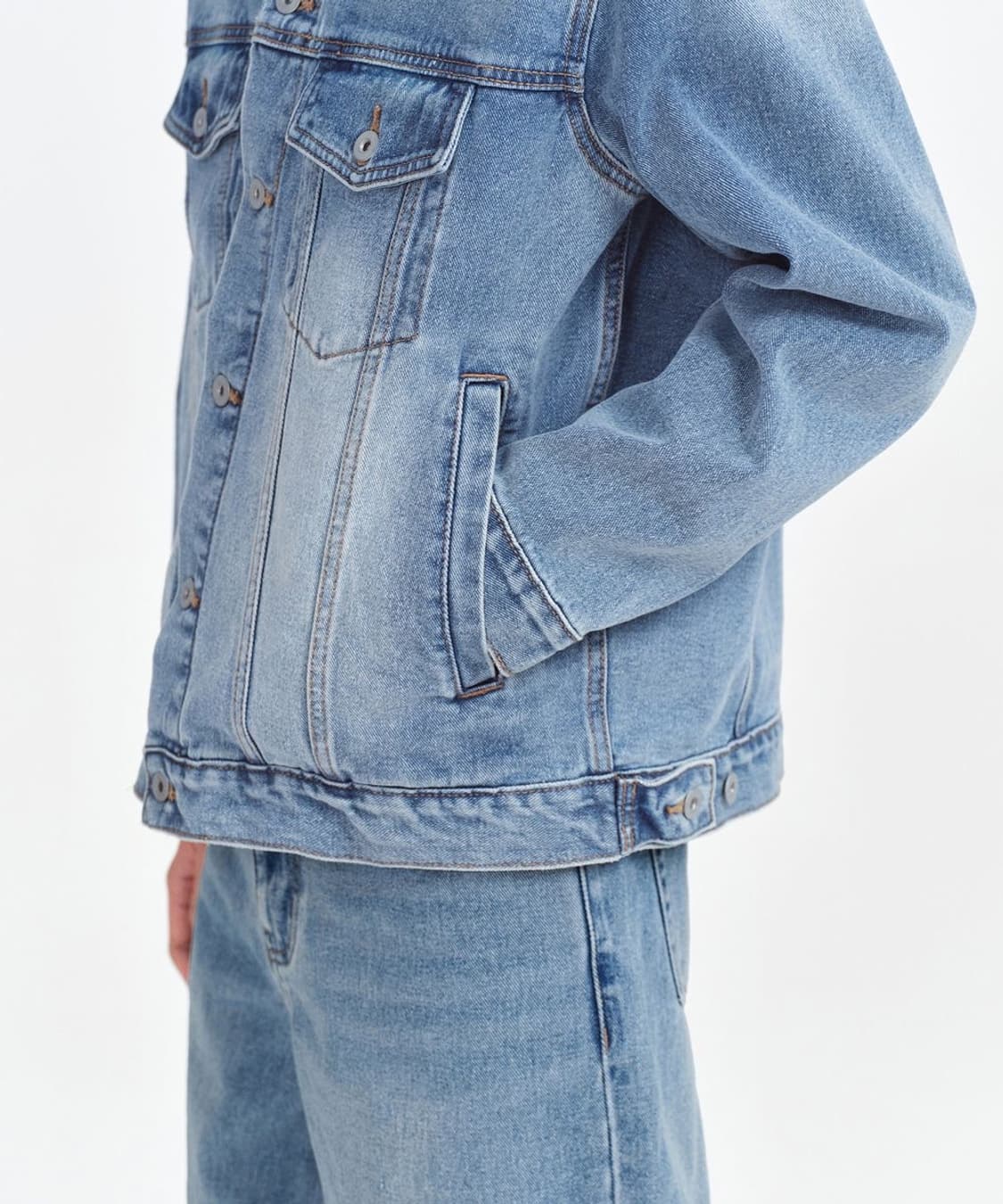 무신사스탠다드 무탠 릴렉스드 트러커 데님자켓 라이트 인디고 2XL 상품이미지3