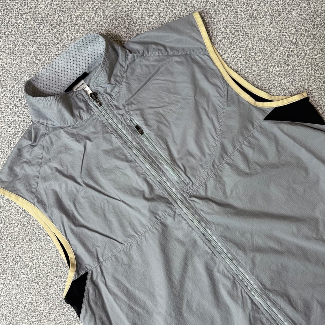 파타고니아 초경량 바람막이 조끼 L 상품이미지5