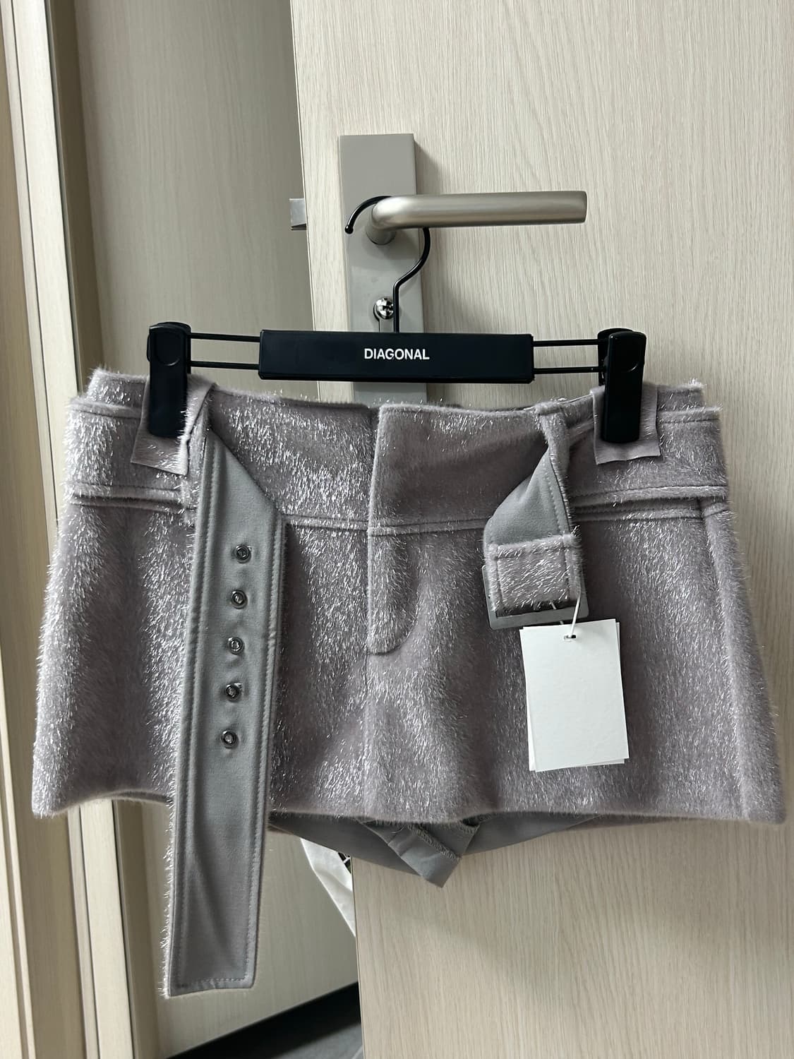 다이애그널 CALFSKIN BUCKLE SKIRT (silver) 상품이미지2