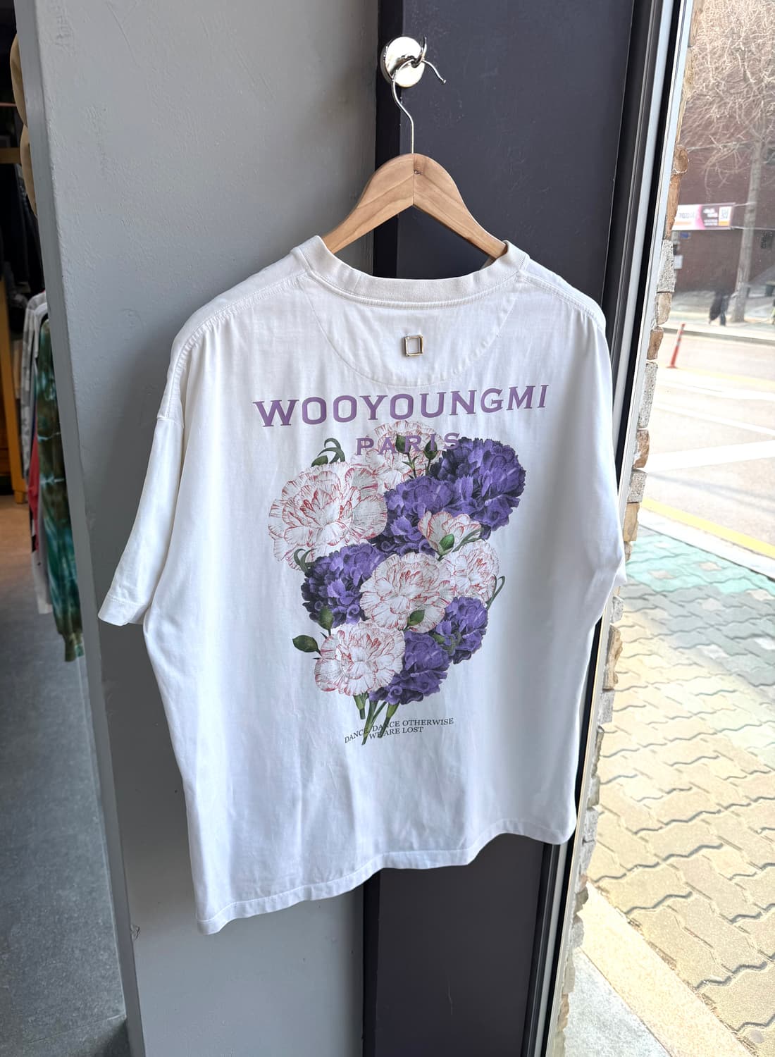 46/ 우영미 백플라워 프린팅 반팔 상품이미지6