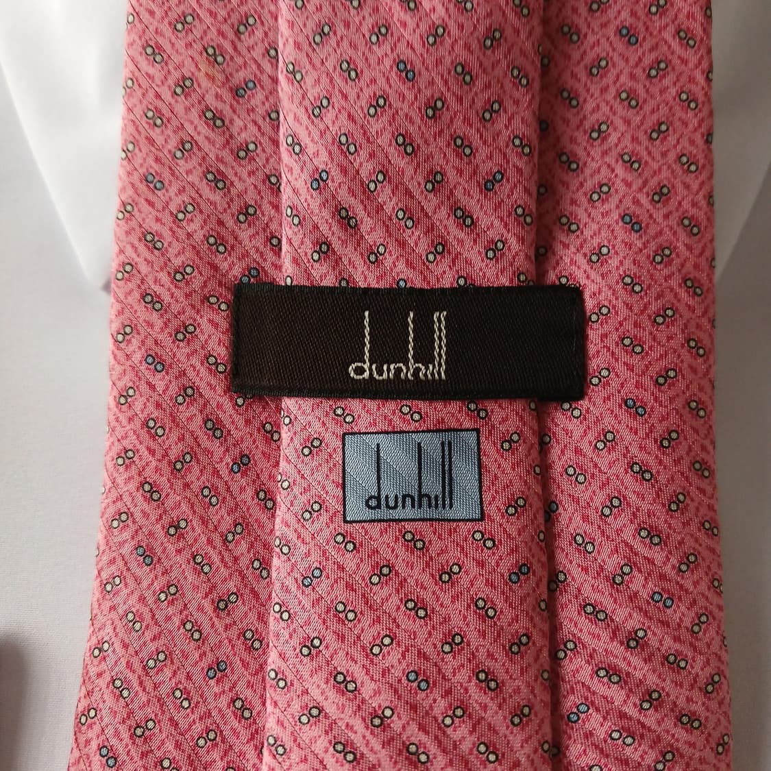 던힐 실크 핑크 자카드 패턴 넥타이 9.5cm B등급 A18807
 상품이미지3