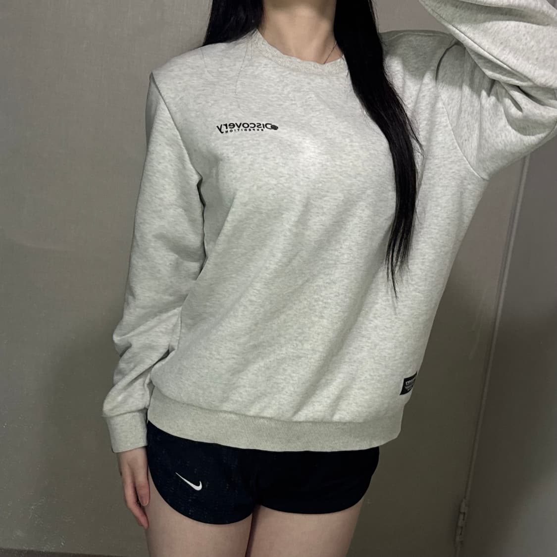 디스커버리 로고 메란지 맨투맨 🤍 상품이미지2