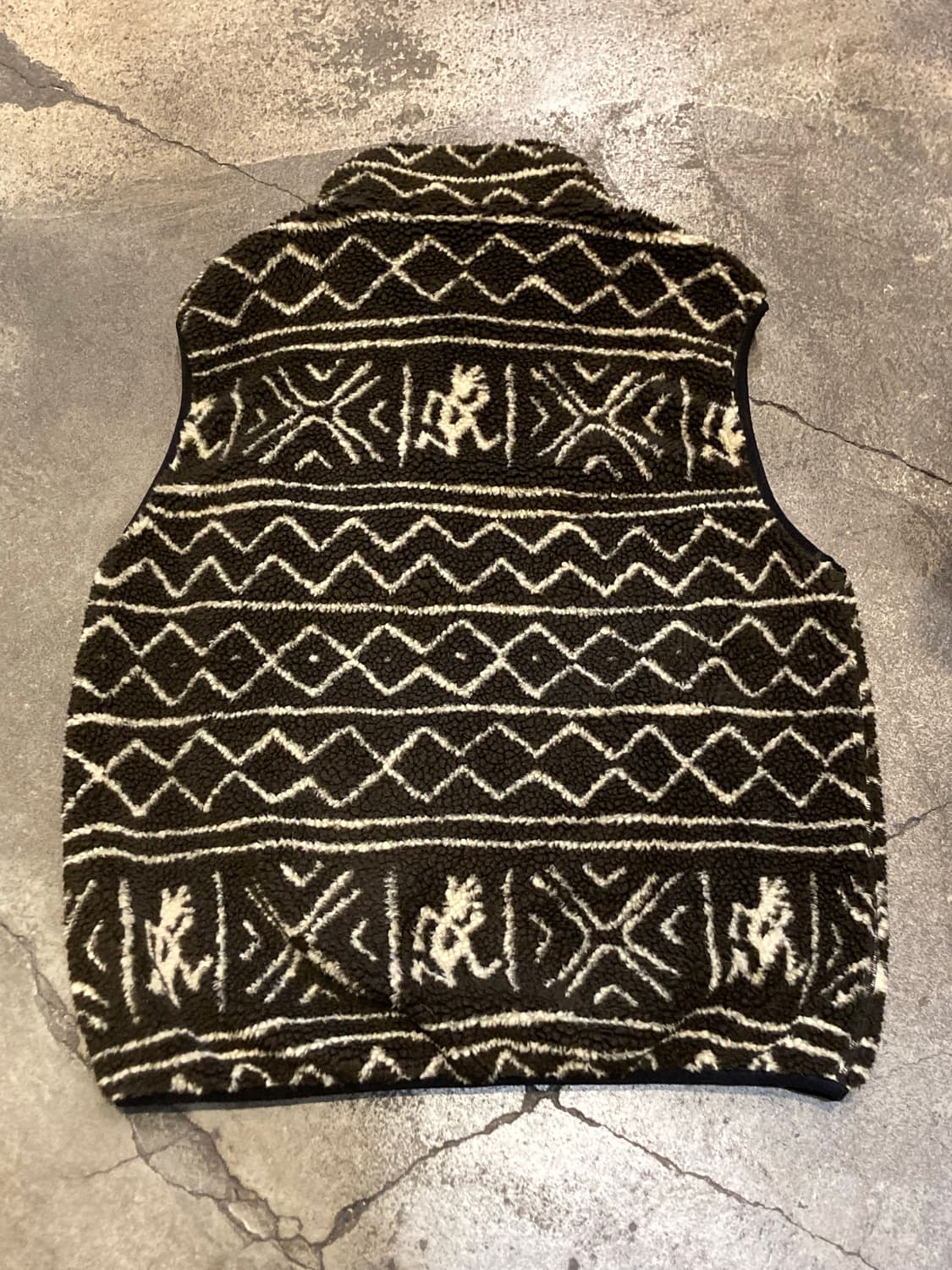 디스이즈네버댓 x 그라미치 플리스 베스트 브라운 상품이미지4