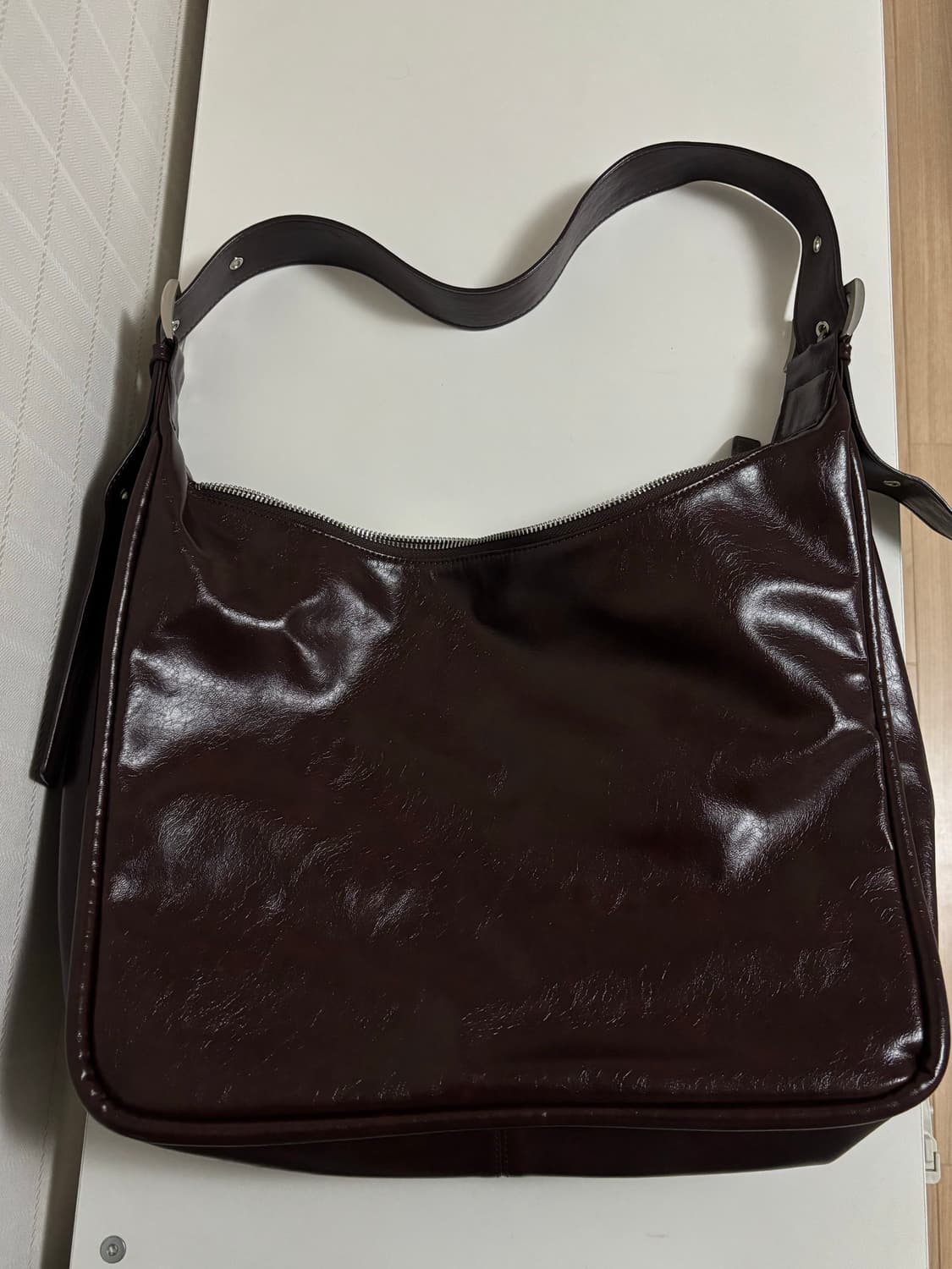 여밈 belted ridge bag (crinkle brown) 상품이미지2