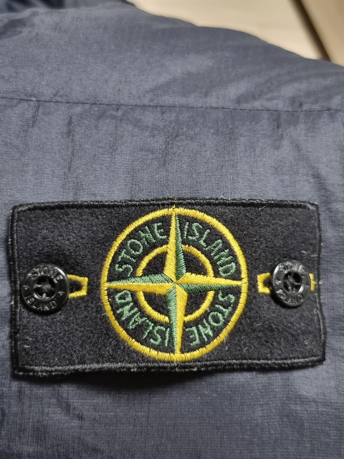 스톤아일랜드 마이크로 립스탑 오파크 나일론텔라 패딩 상품이미지7