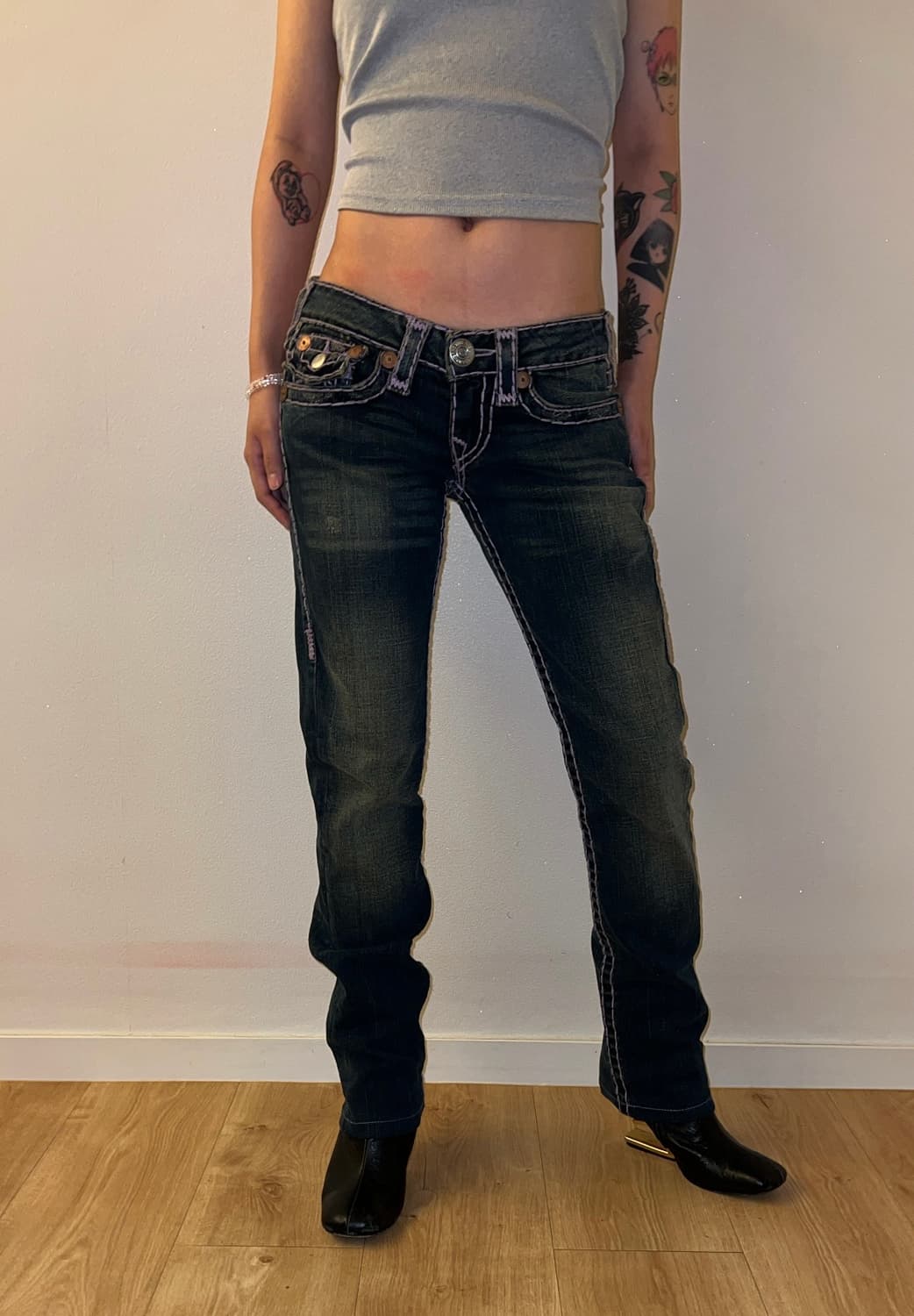 True Religion Purple Stitch Low-Rise Pan 상품이미지1