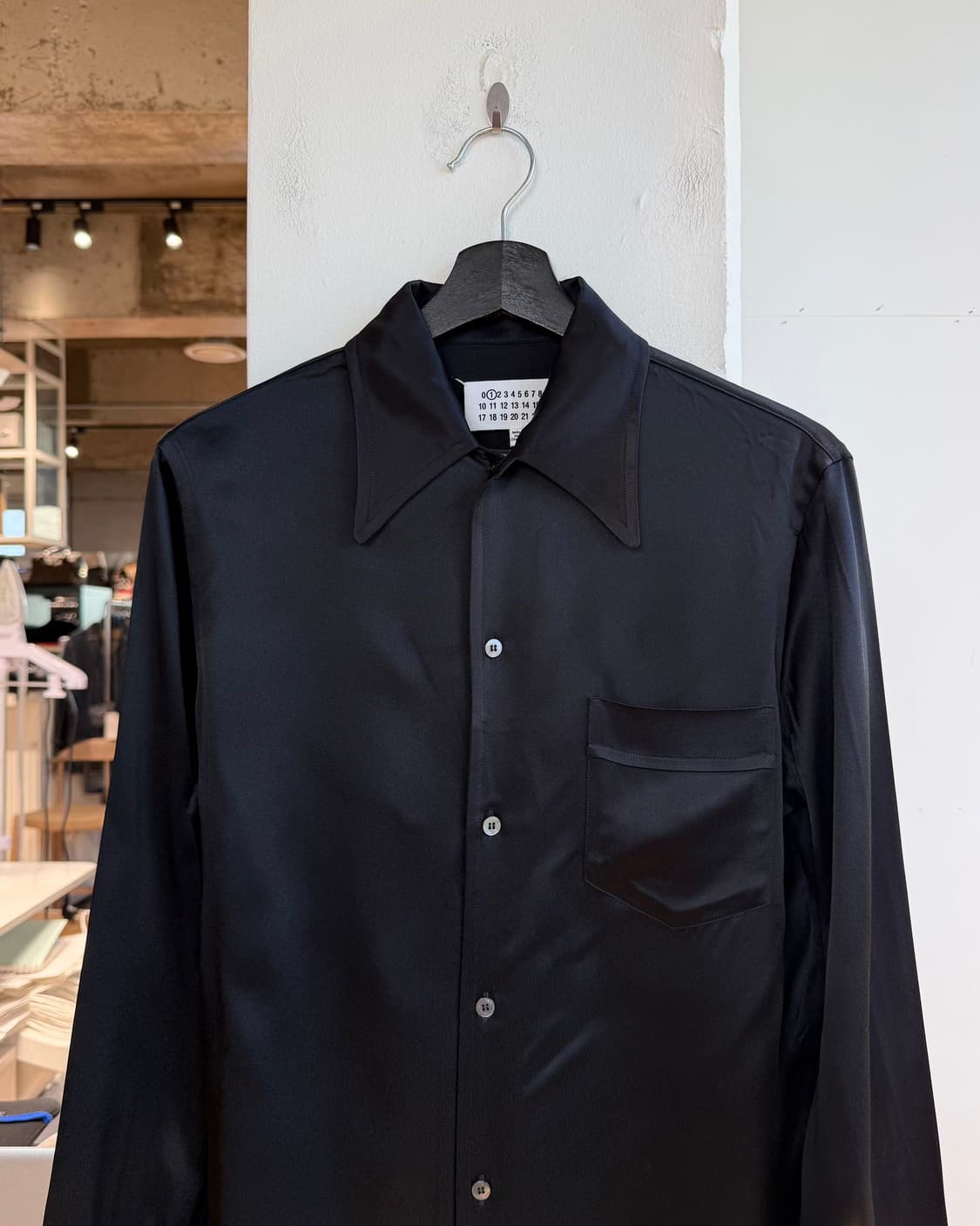 메종마르지엘라 블랙 아세테이트 새틴 백스티치 셔츠 상품이미지3