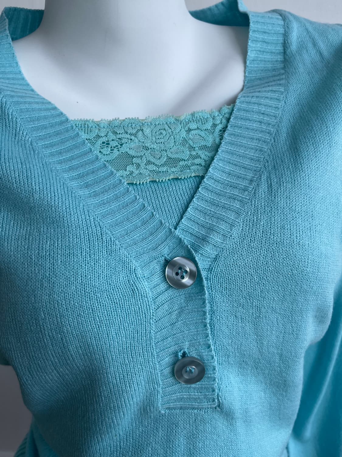 Save Our Soul 아쿠아 브이넥 버튼 니트 상품이미지4