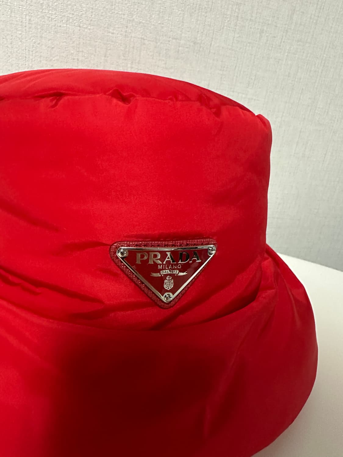 프라다 리나일론 패디드 버킷햇 상품이미지2